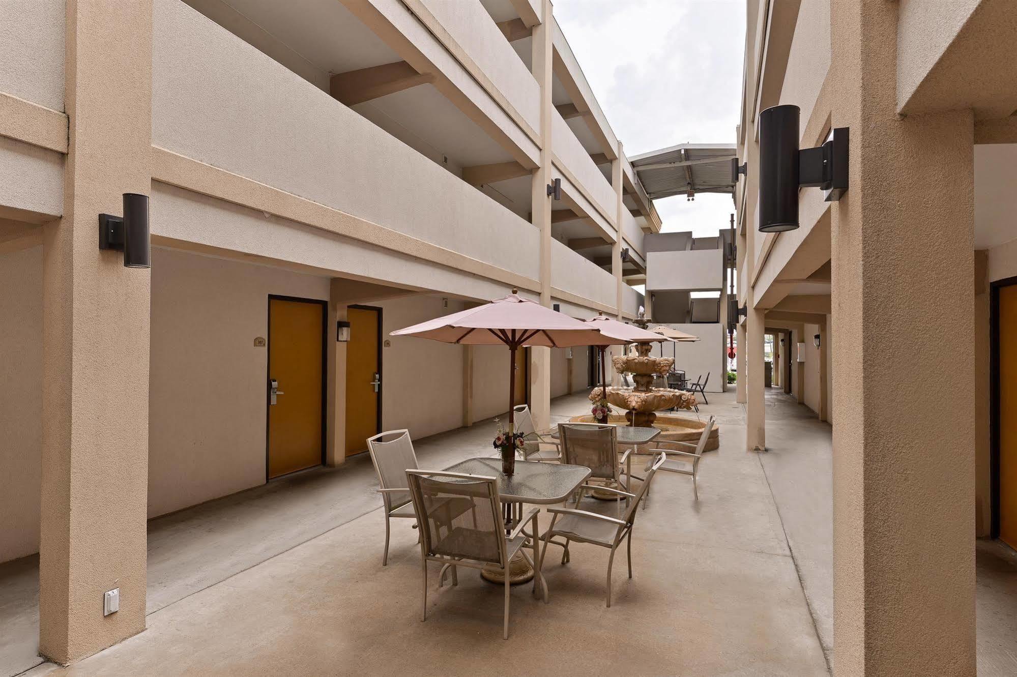 Magnuson Hotel Nashville North Goodlettsville Exteriör bild